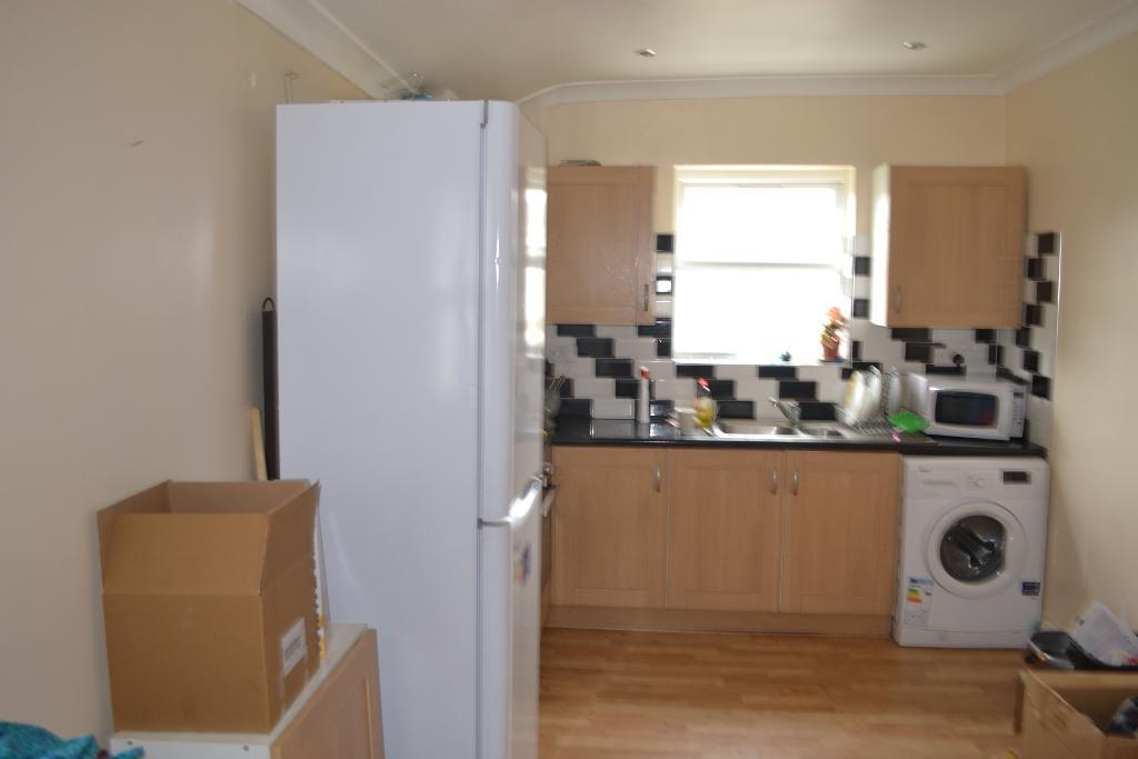 3 Bedroom Flat to Rent in London, E13 9DB