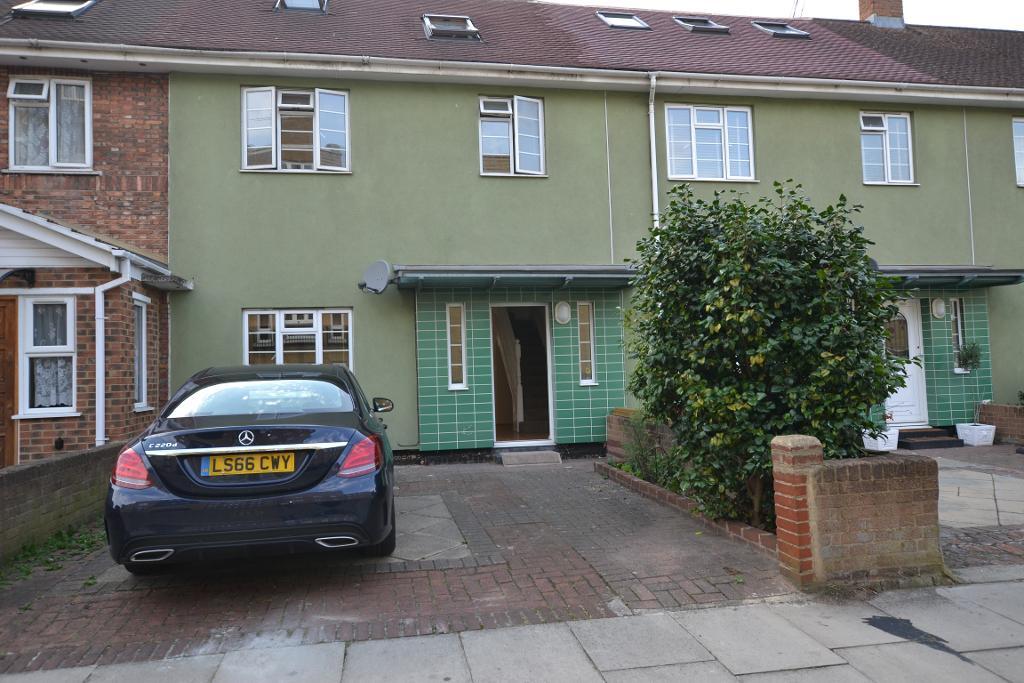 5 Bedroom Terraced to Rent in London, E14 7QY