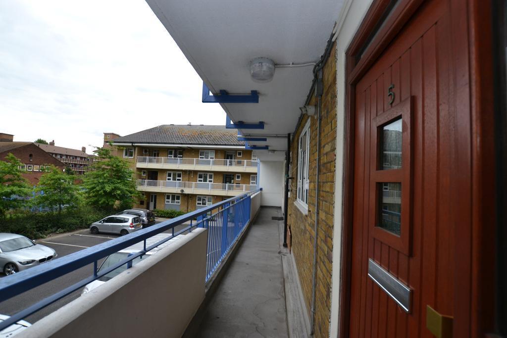 4 Bedroom Maisonette to Rent in Redbridge, IG1 2PN