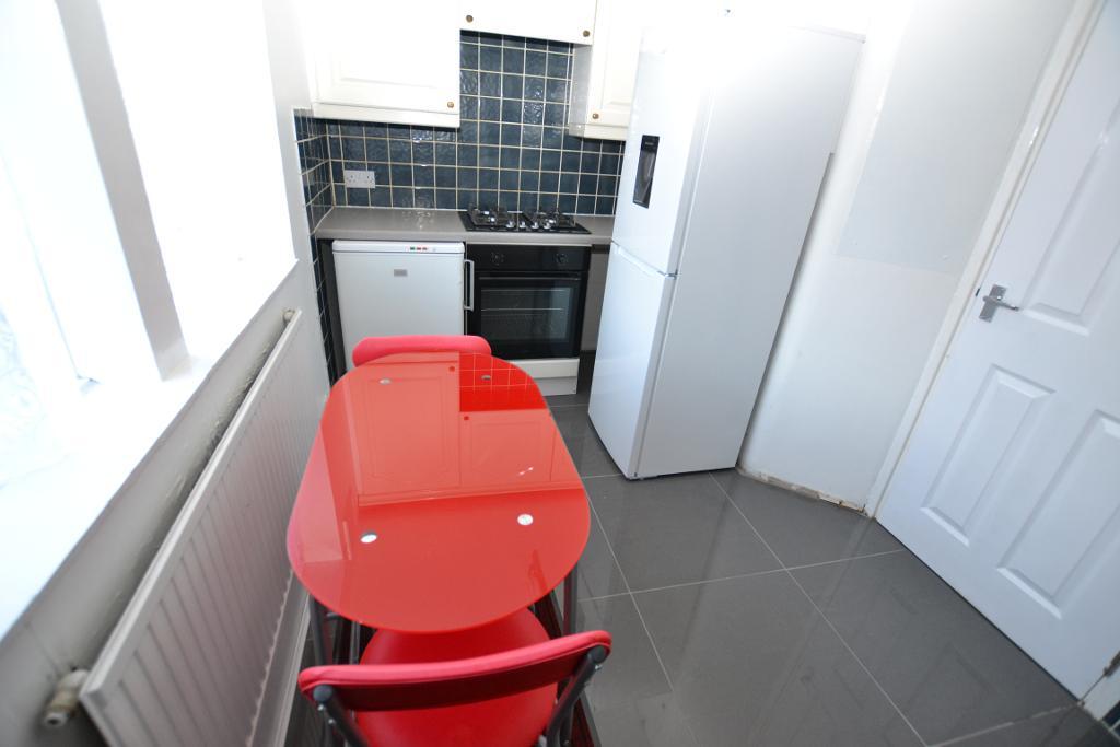 1 Bedroom Flat Share to Rent in London, NW1 9UG