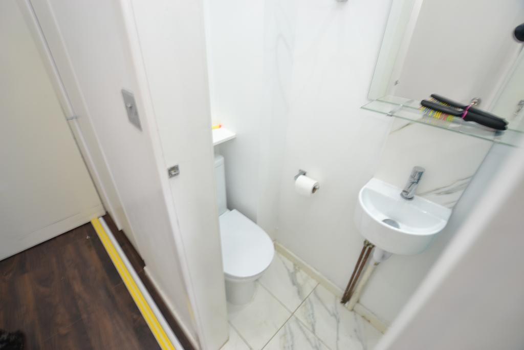 1 Bedroom House Share to Rent in London, E14 7TH