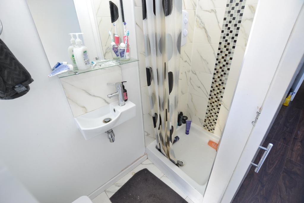 1 Bedroom House Share to Rent in London, E14 7TH