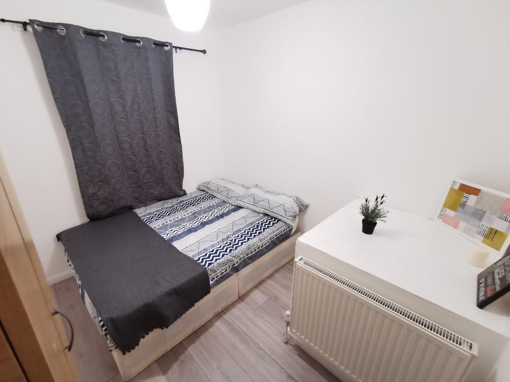 1 Bedroom House Share to Rent in London, E1 4AU