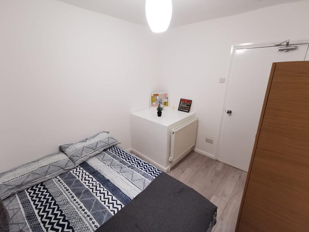 1 Bedroom House Share to Rent in London, E1 4AU