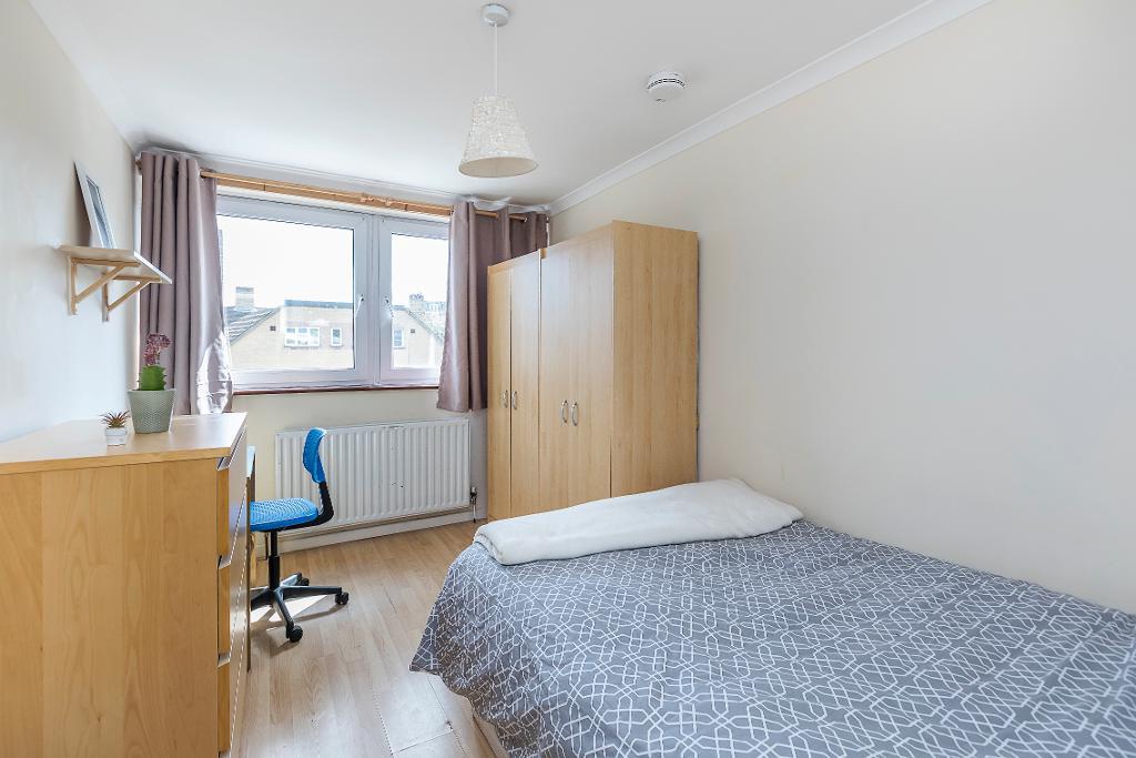 6 Bedroom Terraced to Rent in London, E14 7RS