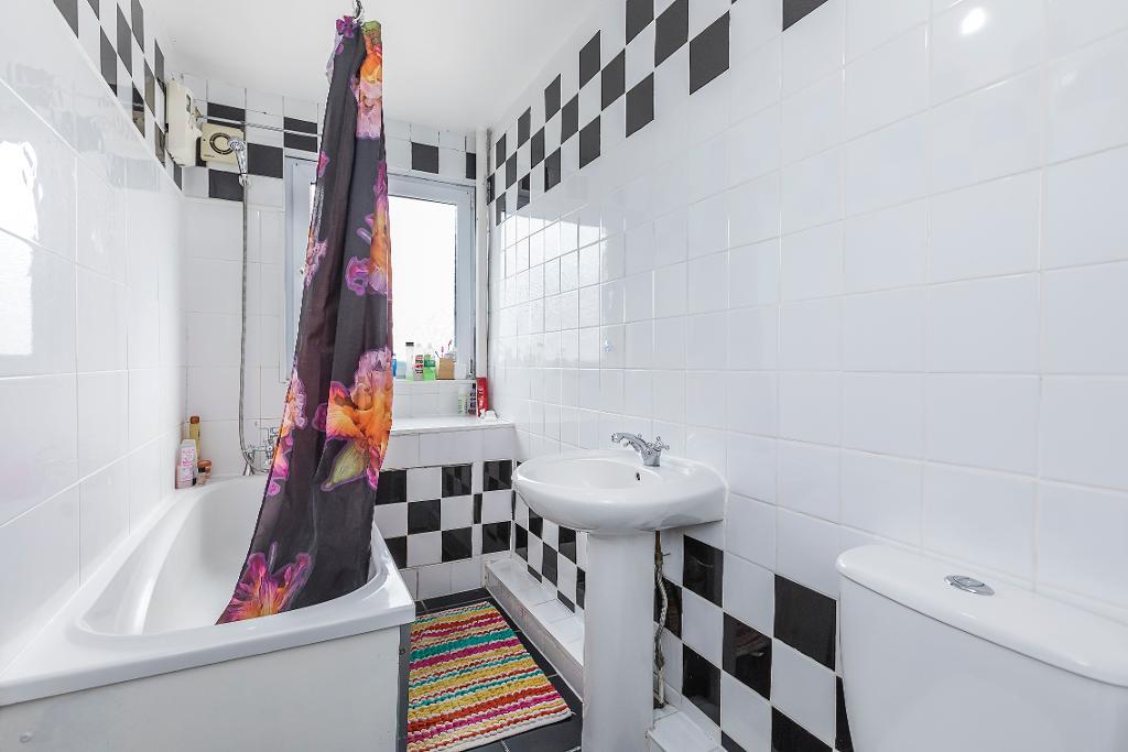 6 Bedroom Terraced to Rent in London, E14 7RS