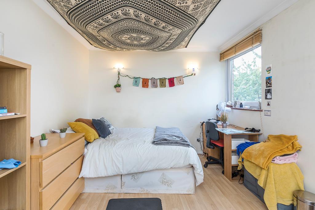 6 Bedroom Terraced to Rent in London, E14 7RS