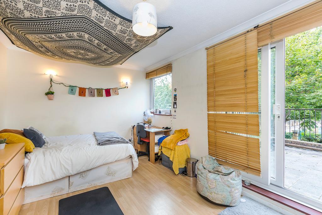 6 Bedroom Terraced to Rent in London, E14 7RS