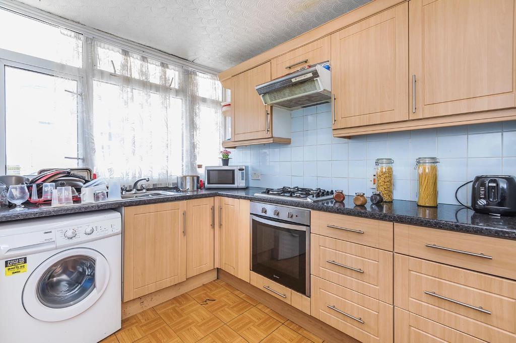 4 Bedroom End Terraced to Rent in London, E3 4TQ