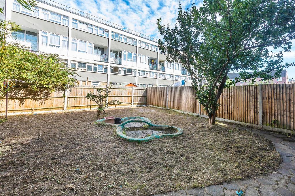 4 Bedroom End Terraced to Rent in London, E3 4TQ