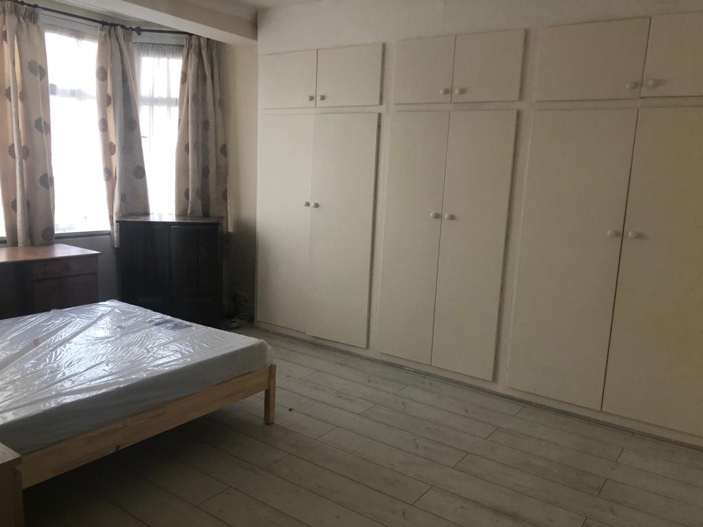 5 Bedroom Terraced to Rent in London, IG1 3QF