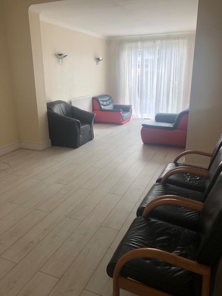 5 Bedroom Terraced to Rent in London, IG1 3QF