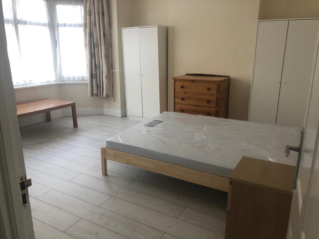 5 Bedroom Terraced to Rent in London, IG1 3QF
