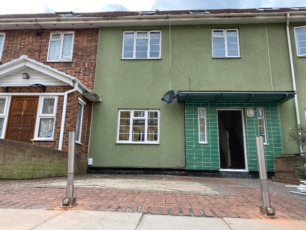 5 Bedroom Terraced to Rent in London, E14 7QY
