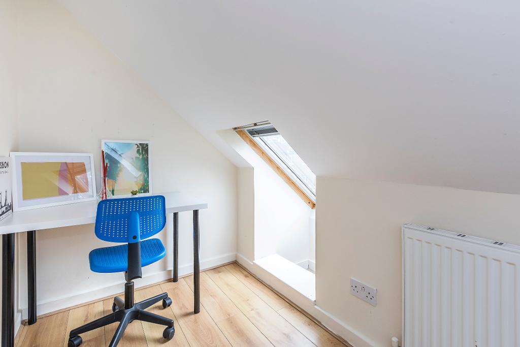 5 Bedroom Terraced to Rent in London, E14 7QY