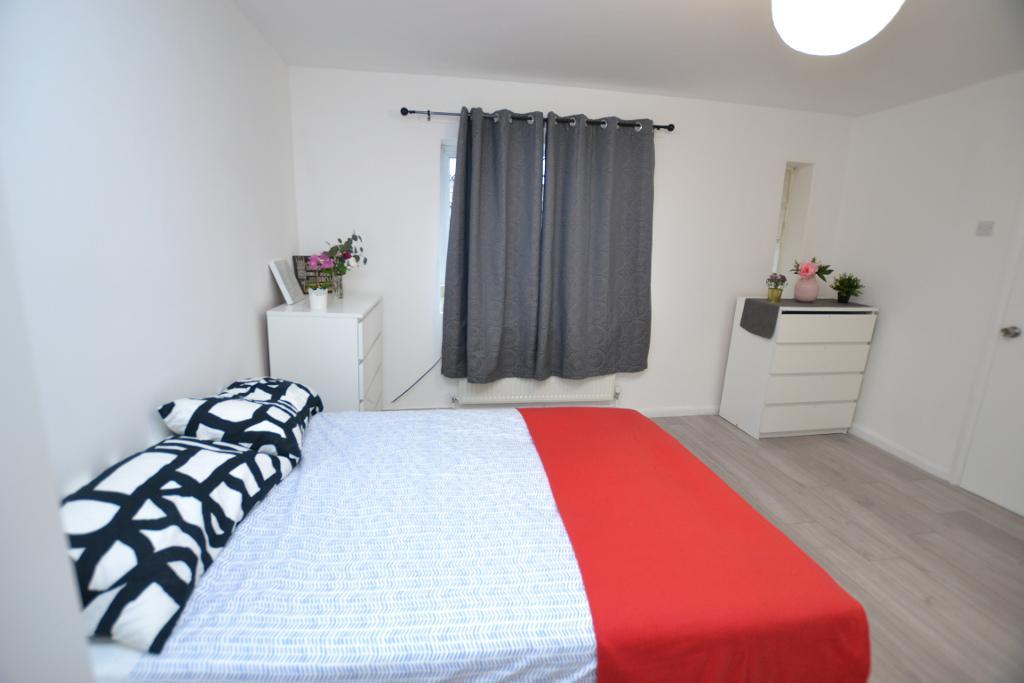 1 Bedroom House Share to Rent in London, E1 4AU