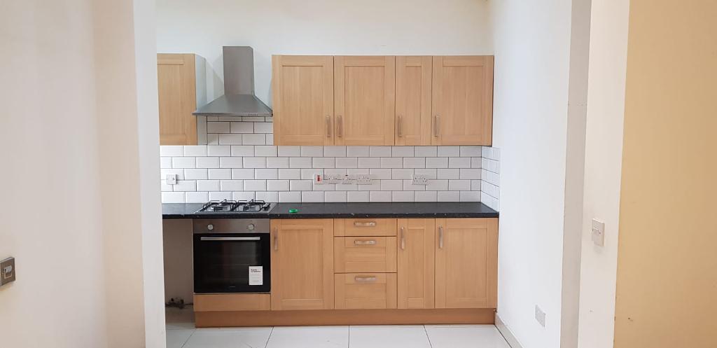 7 Bedroom Semi-Detached to Rent in London, IG1 4AR