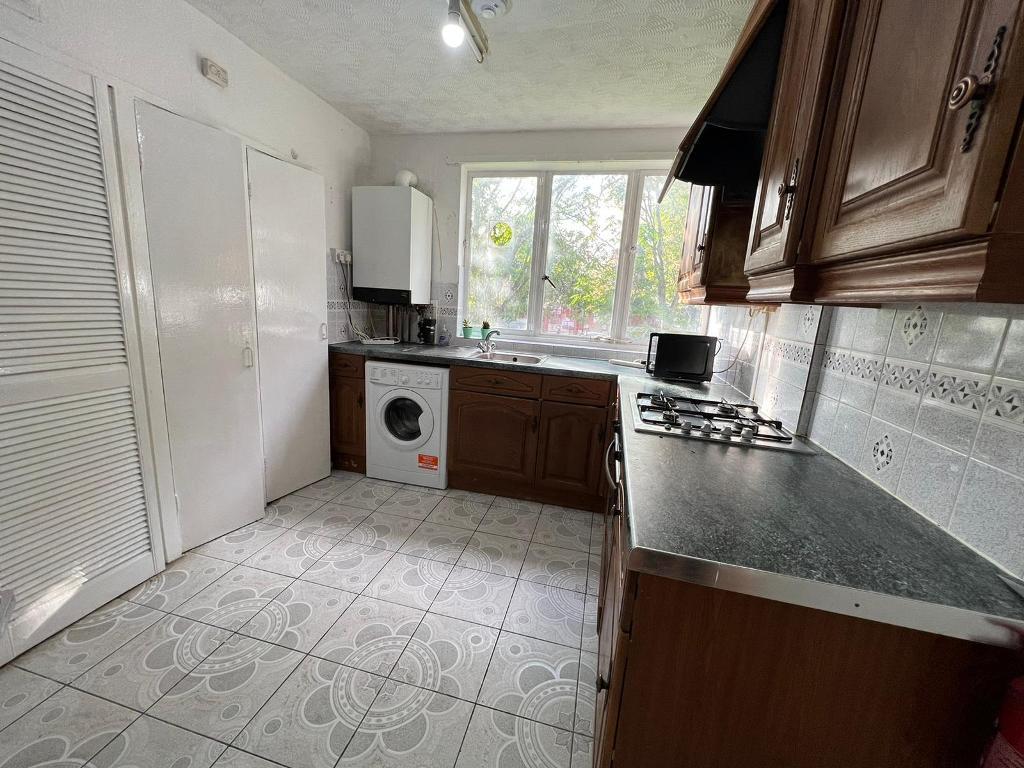 3 Bedroom Flat to Rent in London, E1 5BG