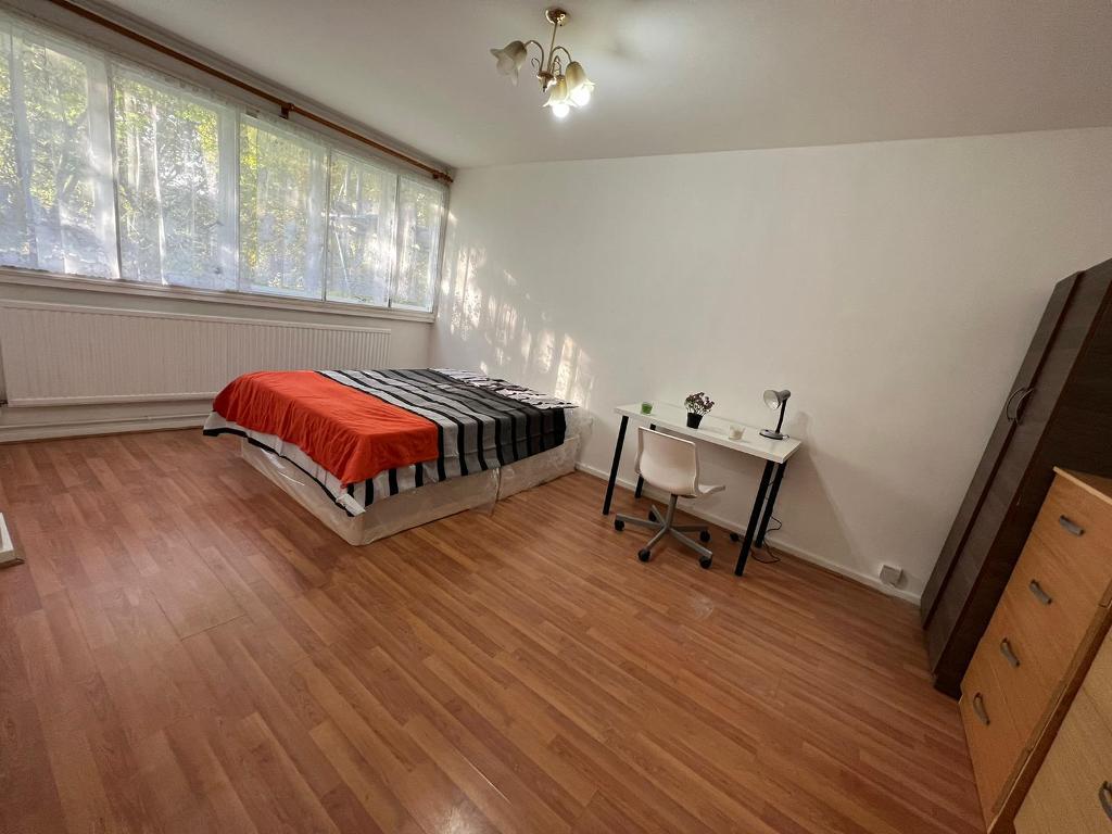 3 Bedroom Flat to Rent in London, E1 5BG