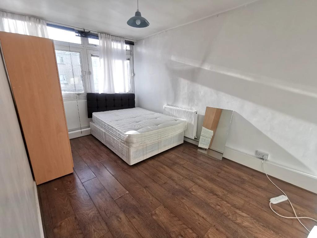 4 Bedroom Maisonette to Rent in London, E1 2NN