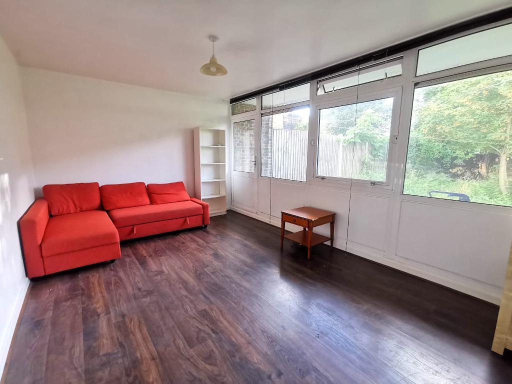 4 Bedroom Maisonette to Rent in London, E1 2NN