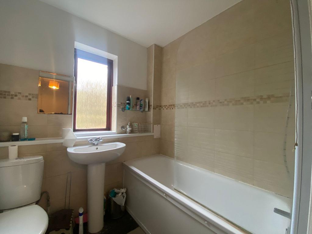 5 Bedroom Terraced to Rent in London, E1W 2JP