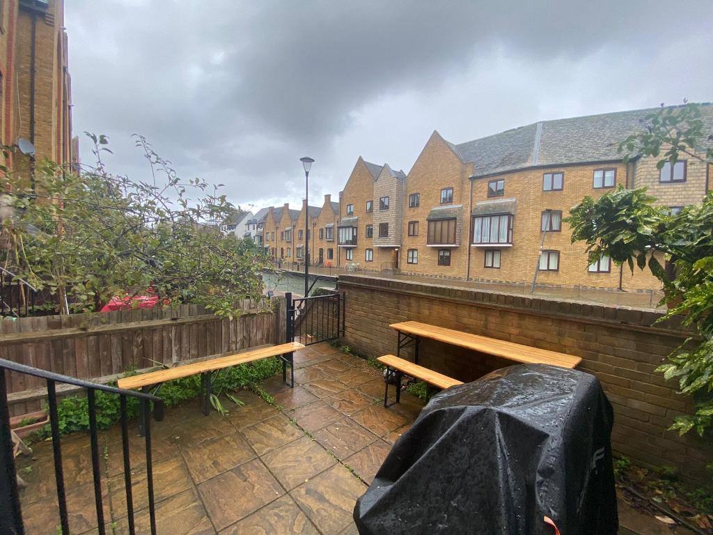 5 Bedroom Terraced to Rent in London, E1W 2JP