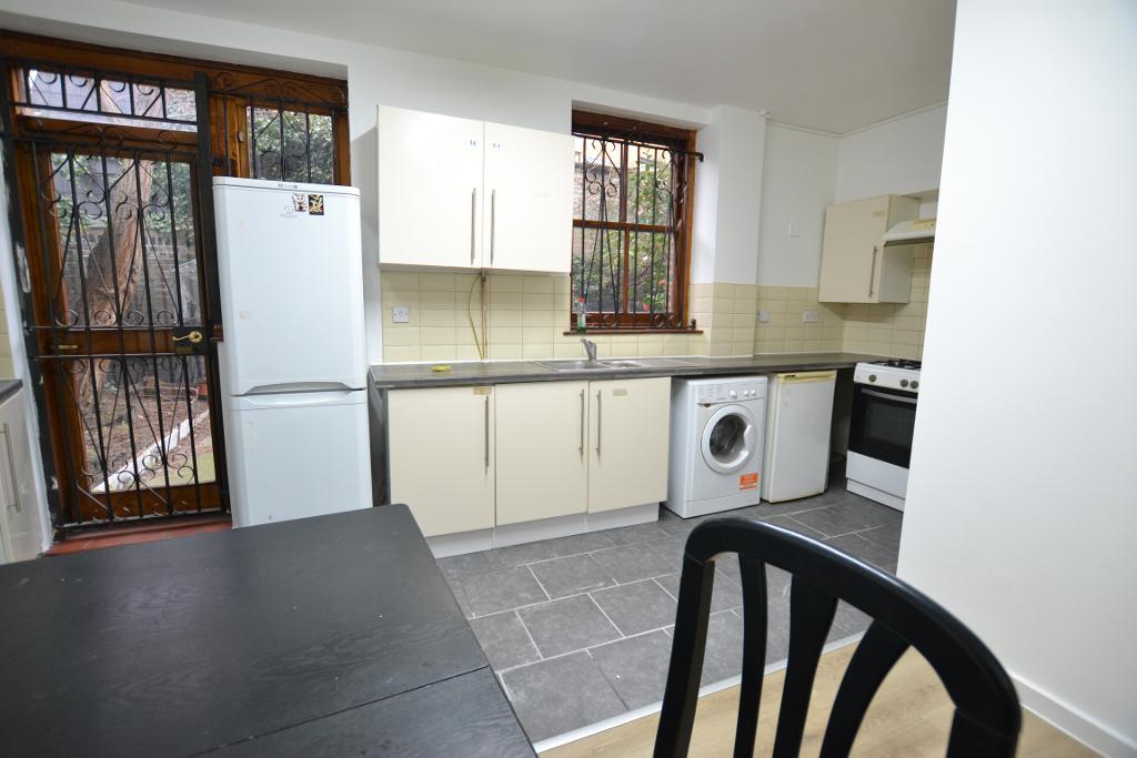 1 Bedroom Flat Share to Rent in London, E1 3AE