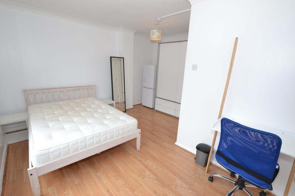 5 Bedroom Terraced to Rent in London, E1W 2JP