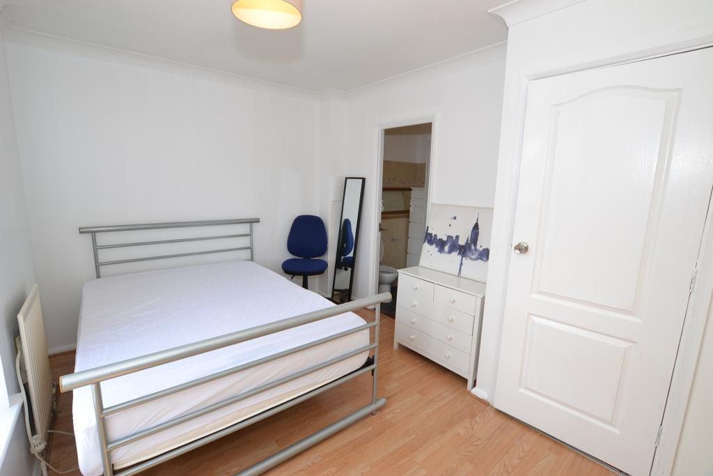 5 Bedroom Terraced to Rent in London, E1W 2JP