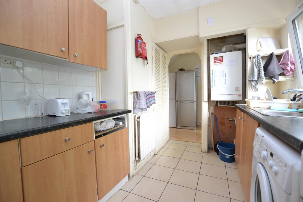 4 Bedroom Maisonette to Rent in London, E1 8GR