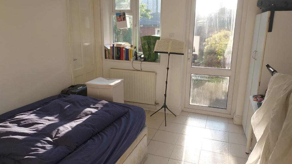 1 Bedroom House Share to Rent in London, E15 1AU