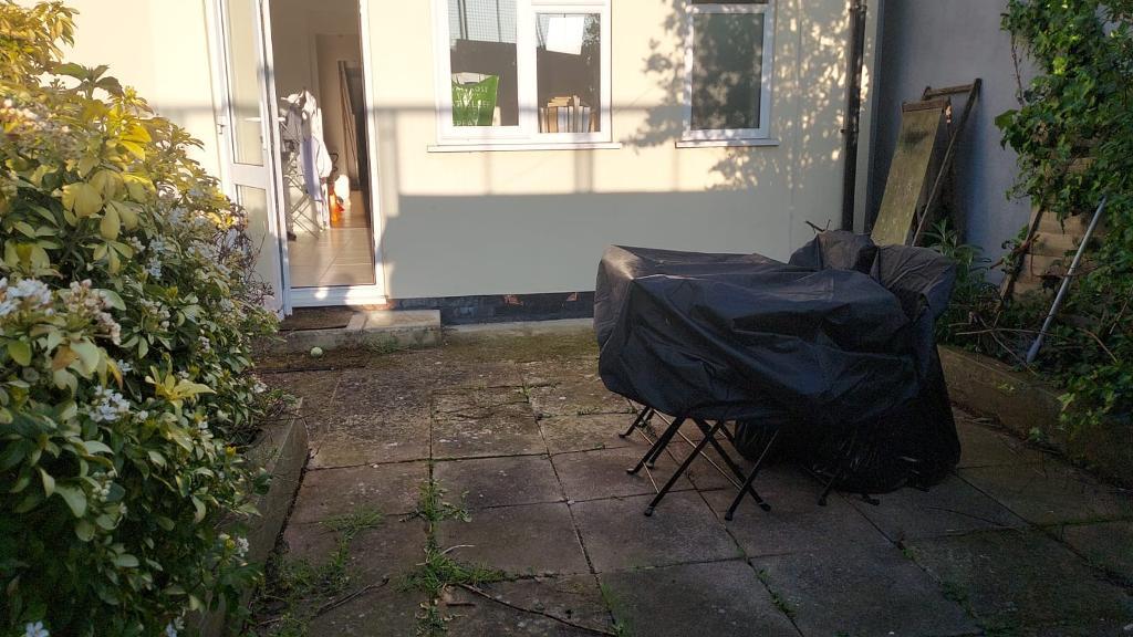 1 Bedroom House Share to Rent in London, E15 1AU