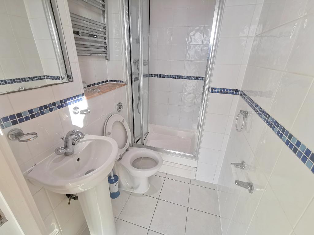2 Bedroom Maisonette to Rent in London, SE18 6HB