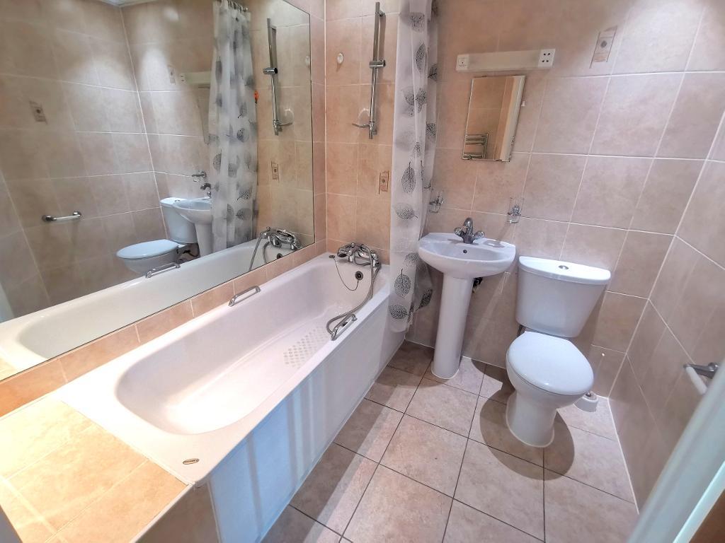 2 Bedroom Maisonette to Rent in London, SE18 6HB