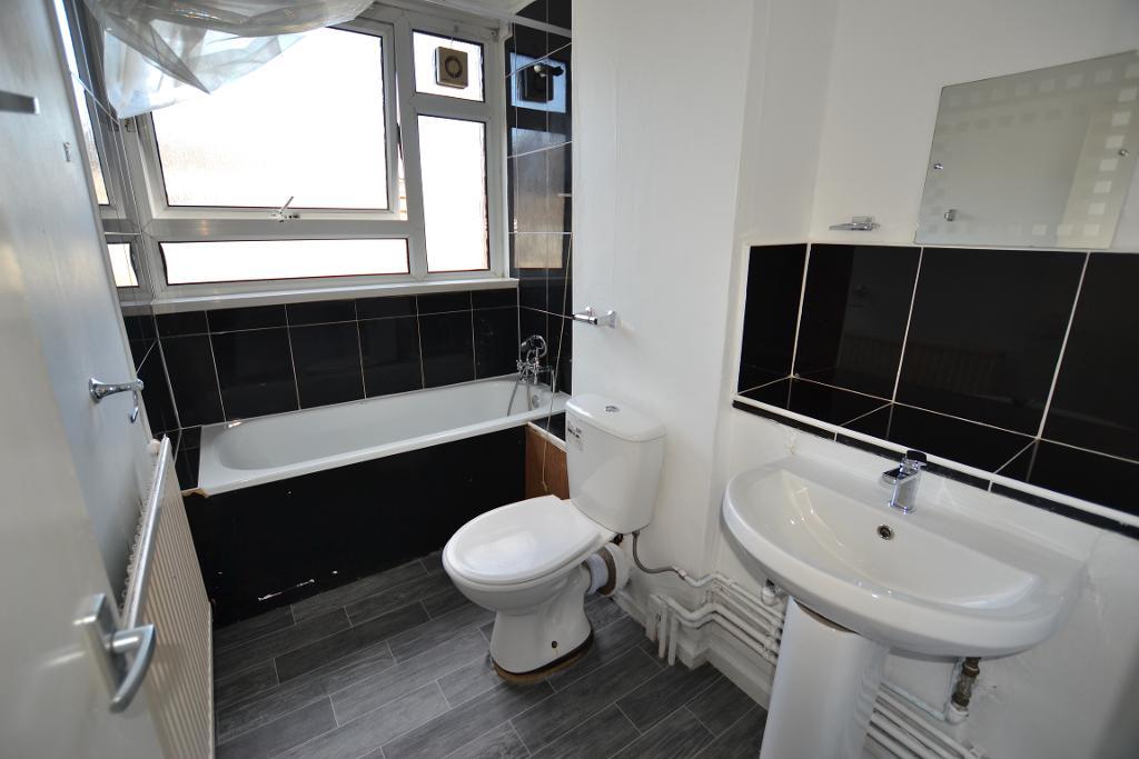 4 Bedroom Maisonette to Rent in London, E14 6BQ