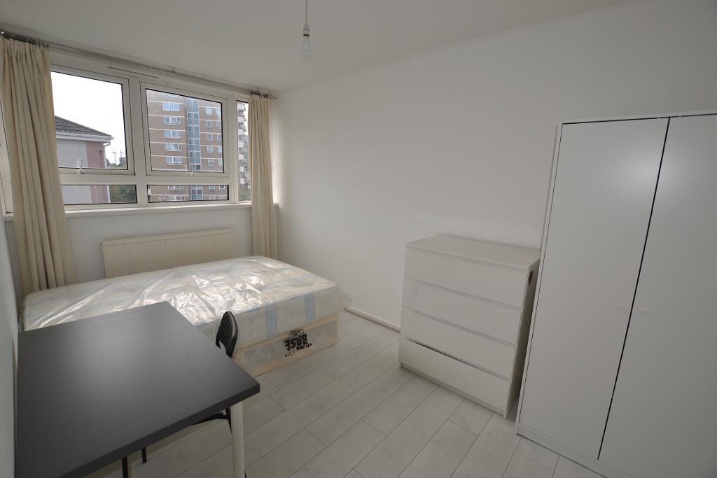 4 Bedroom Maisonette to Rent in London, E14 6BQ