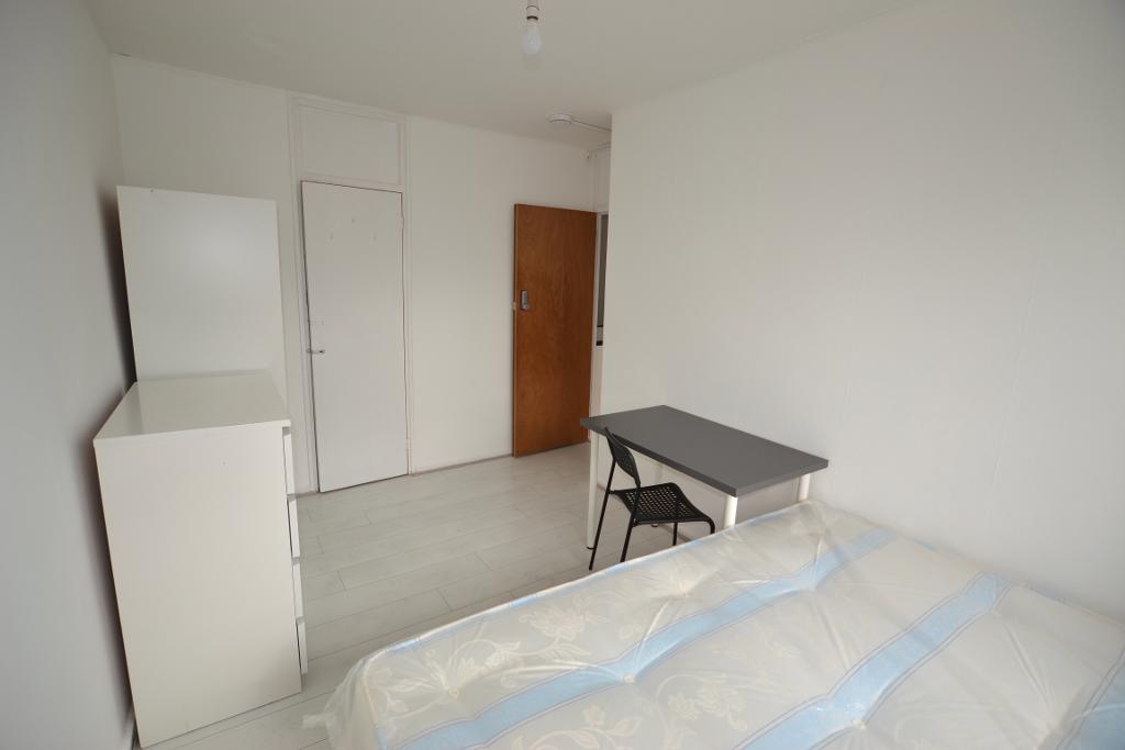 4 Bedroom Maisonette to Rent in London, E14 6BQ