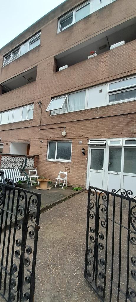 1 Bedroom Flat Share to Rent in London, E2 0HT