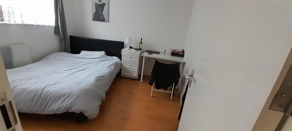 1 Bedroom Flat Share to Rent in London, E2 0HT
