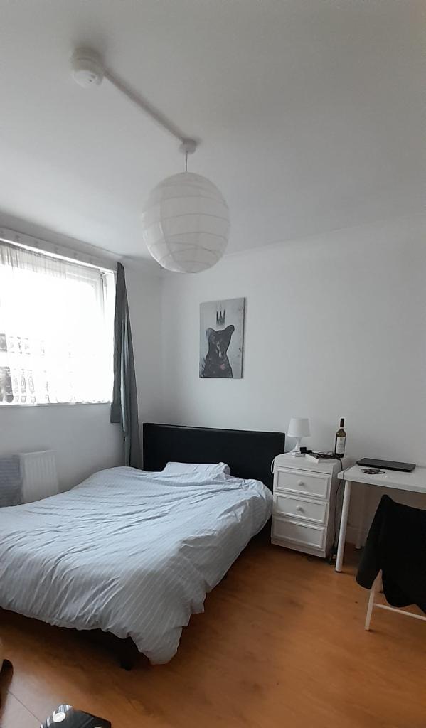 1 Bedroom Flat Share to Rent in London, E2 0HT