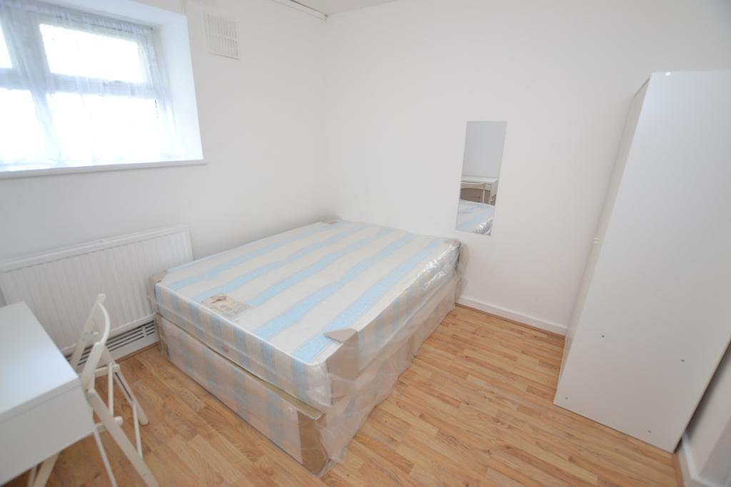 1 Bedroom Flat Share to Rent in London, E14 8HE