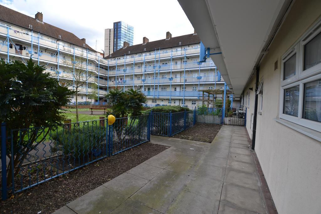 1 Bedroom Flat Share to Rent in London, E14 8HE