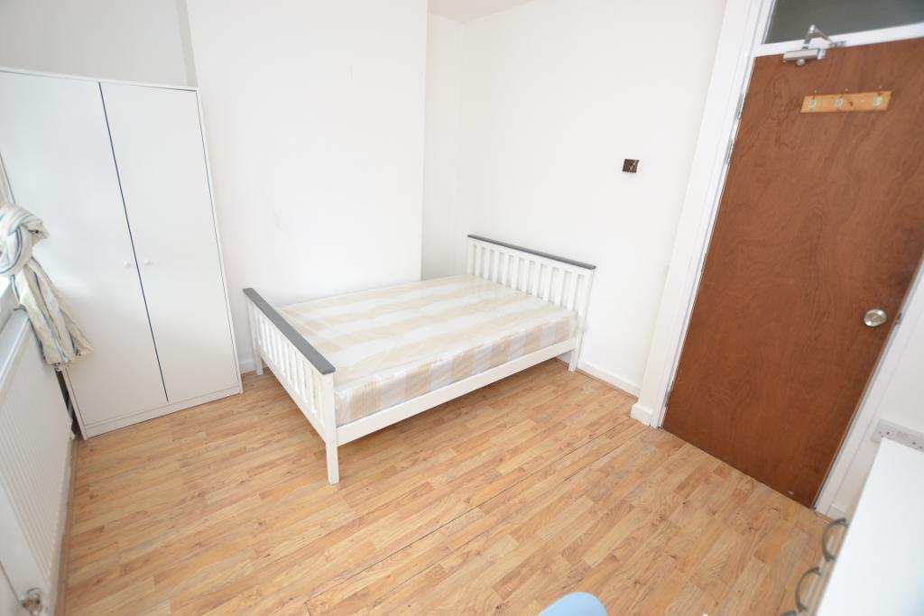 1 Bedroom Flat Share to Rent in London, E14 8HE