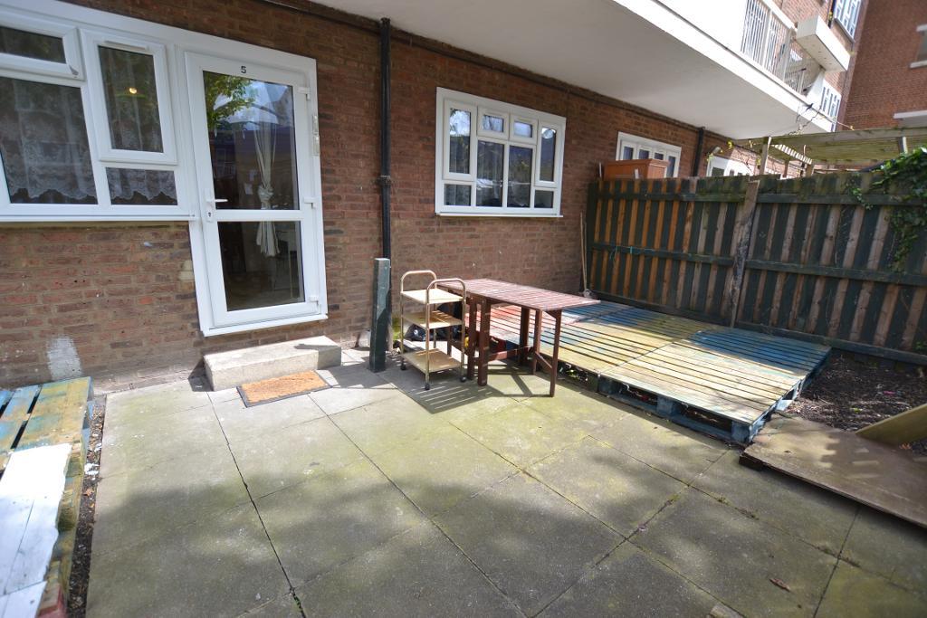 1 Bedroom Flat Share to Rent in London, E14 8HE