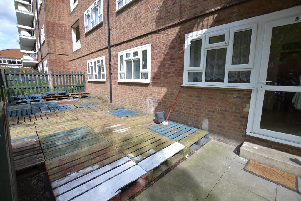 1 Bedroom Flat Share to Rent in London, E14 8HE