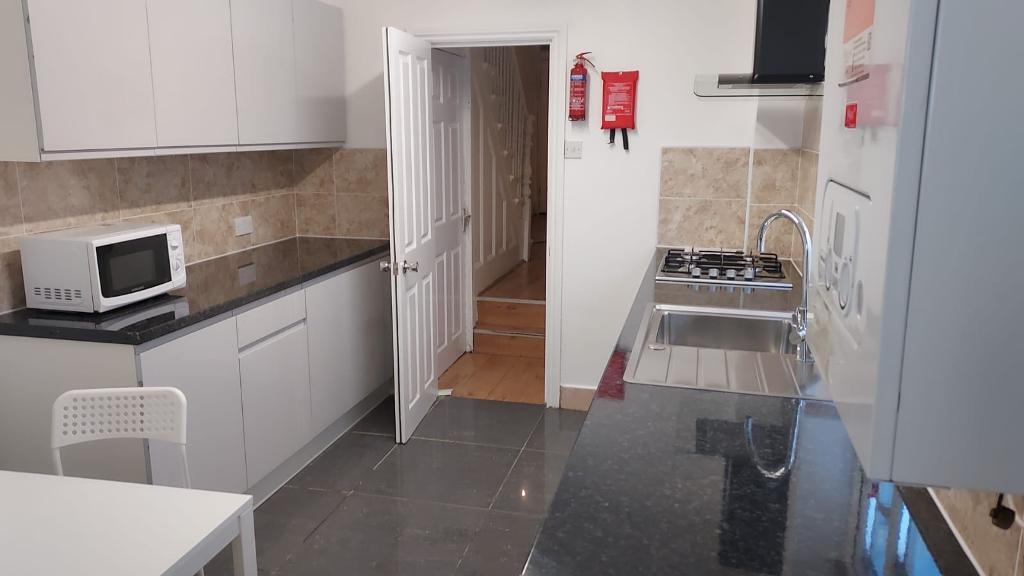 1 Bedroom House Share to Rent in London, E7 0EU