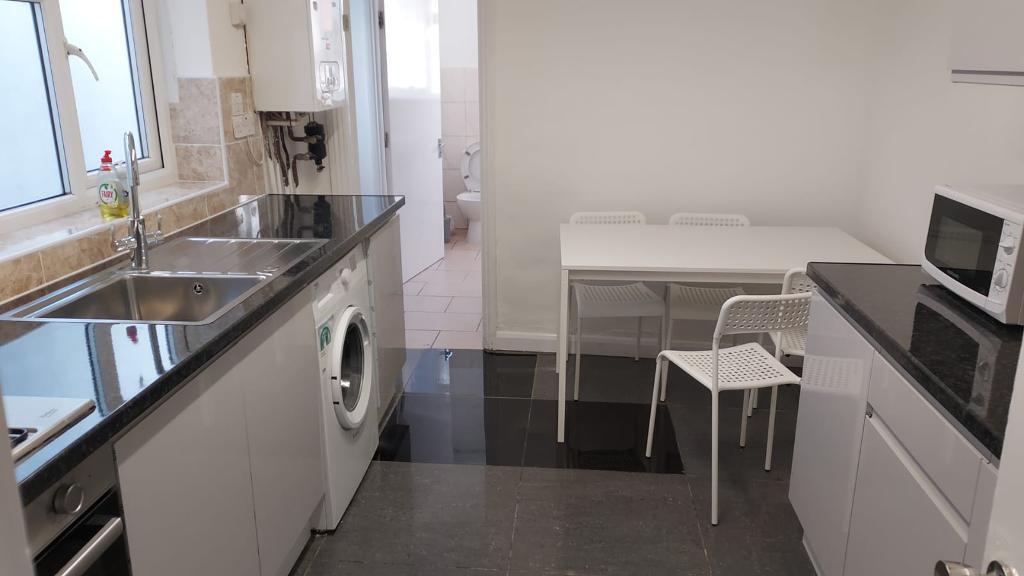 1 Bedroom House Share to Rent in London, E7 0EU