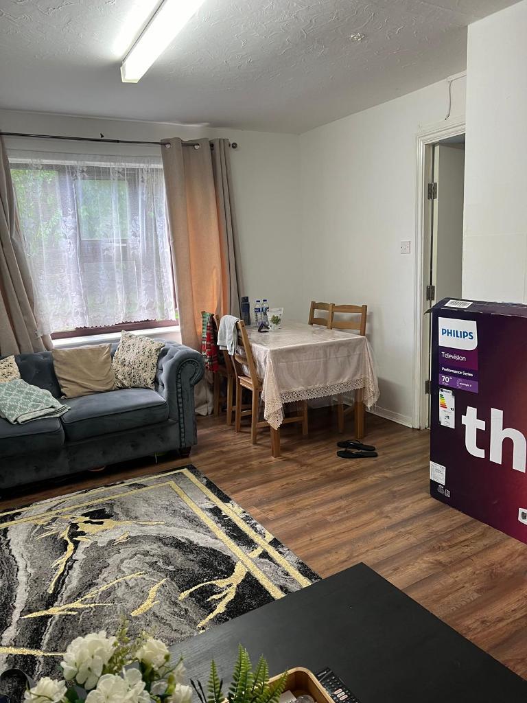 2 Bedroom Flat to Rent in London, E13 0HN