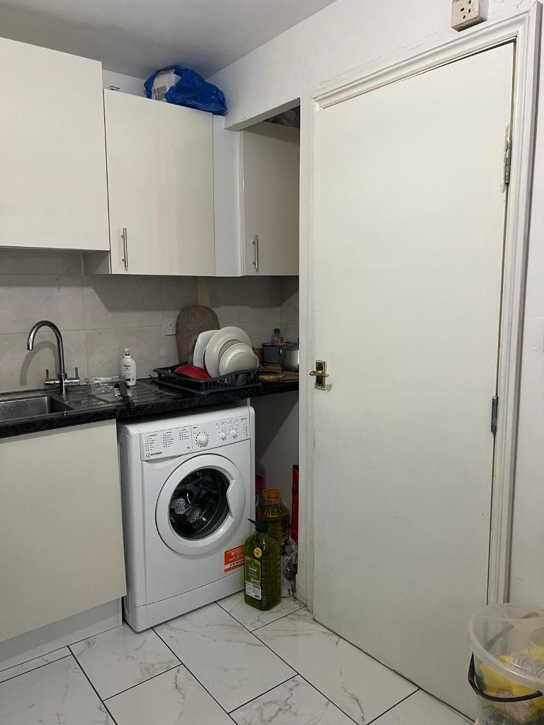 2 Bedroom Flat to Rent in London, E13 0HN